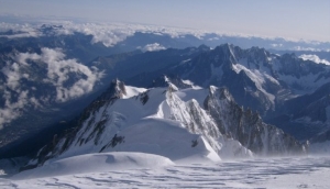Aiguille du Midi e il Maudit dalla vetta del Bianco